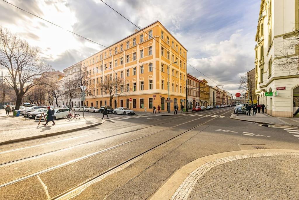 Byt V Blizkosti Centra Прага Экстерьер фото